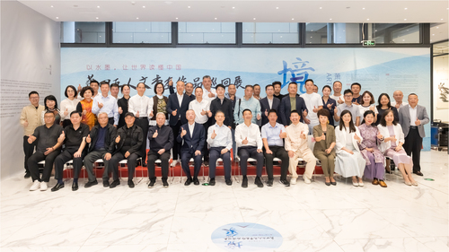 现场观众合影留念 现场观众合影留念