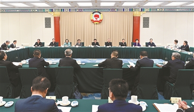全国政协召开双周协商座谈会 围绕广泛团结联系海外侨胞、引导华侨传递好中国声音协商议政 王沪宁主持