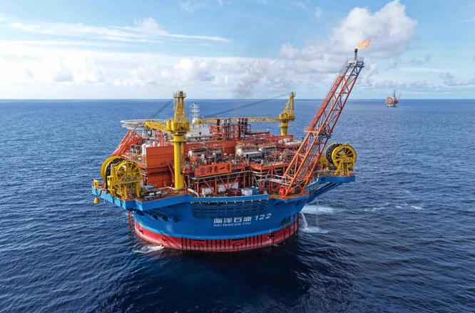 我国首个深水油田二次开发项目全面投产