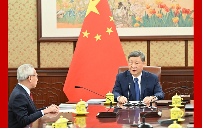 习近平听取岑浩辉述职报告