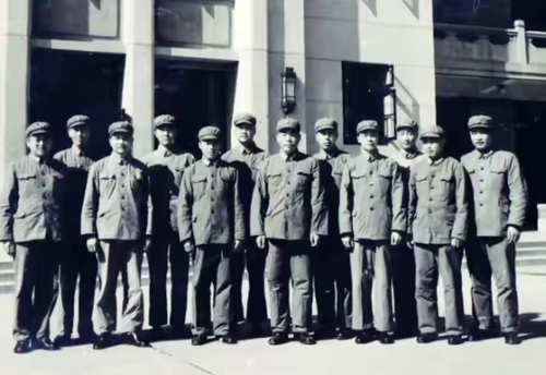 1958年2月8日，部分军事教员在南京军(8983646)-20251229091317