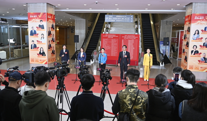 北京市政协十四届四次会议“我是委员”集体采访活动举行