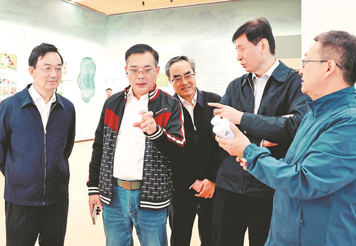 38b027f348ce251621fc40c581b0f85b