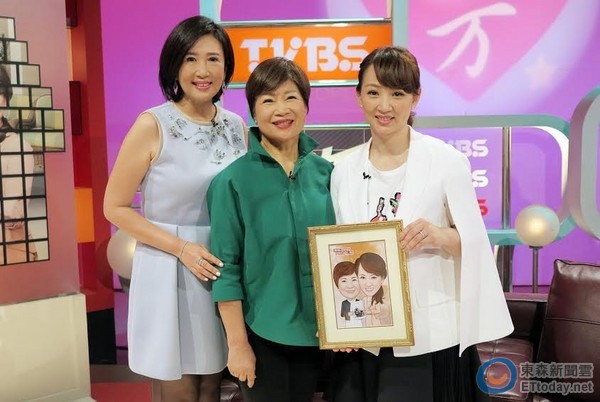 台湾女星“酒后乱性”在公公面前拍桌 婆婆当场傻眼