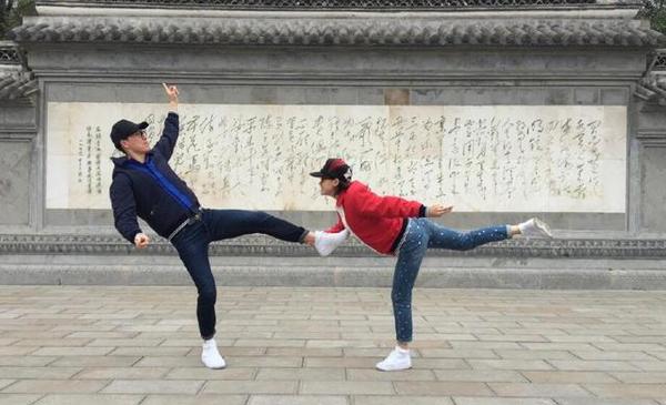 又双叕虐狗！吴莎晒图秀恩爱 赞刘翔乐于助人