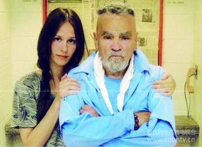 点击图片翻到下一页>> 震惊:高中生9天杀害7人 盘点全球变态杀人魔(组图)