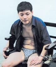 “变态杀人狂”——段国诚  一个谣言曾传遍武汉三镇:一个变态杀人恶魔在武昌昼伏夜出,寻找穿红衣服、留长头发的女性,杀人劫财。