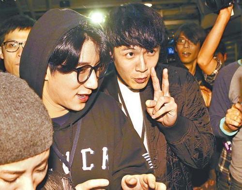 房祖名柯震东夜店玩耍