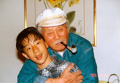 揭秘房祖名吸毒“自毁”路