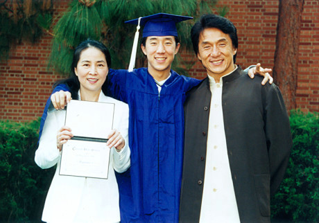 揭秘房祖名吸毒“自毁”路