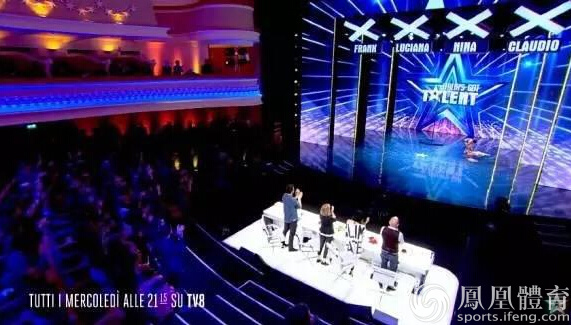 70岁老奶奶大秀钢管舞 评委都惊呆了