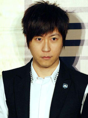 娱乐圈中的“黑二代” 黑道背景惹不起