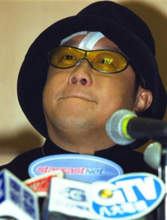 娱乐圈中的“黑二代” 黑道背景惹不起