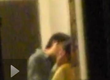 蒋雯丽法国偷情现实版娘要嫁人？盘点明星偷情被拍提裤瞬间【2】