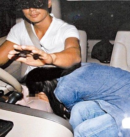 蒋雯丽法国偷情现实版娘要嫁人？盘点明星偷情被拍提裤瞬间【2】