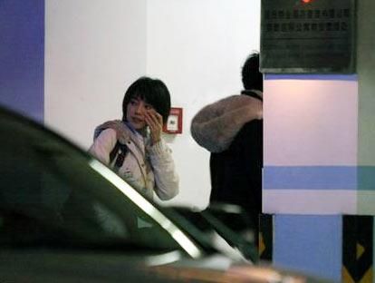 蒋雯丽法国偷情现实版娘要嫁人？盘点明星偷情被拍提裤瞬间【2】