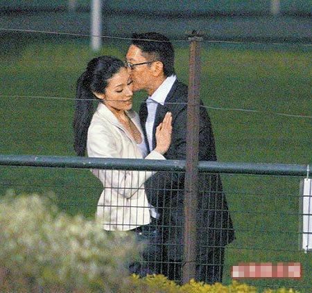 蒋雯丽法国偷情现实版娘要嫁人？盘点明星偷情被拍提裤瞬间【2】