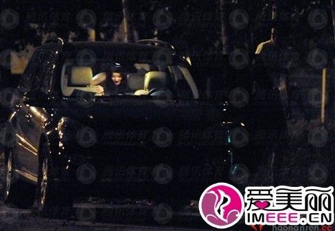 蒋雯丽法国偷情现实版娘要嫁人？盘点明星偷情被拍提裤瞬间【2】