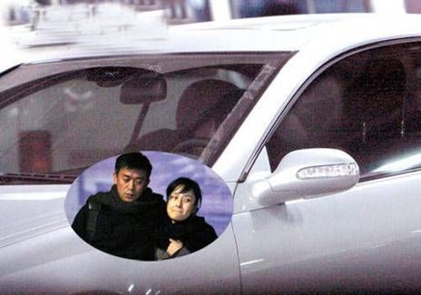 蒋雯丽法国偷情现实版娘要嫁人？盘点明星偷情被拍提裤瞬间【2】