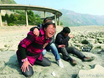 法媒走访长江捞尸人:最多一周打捞过70具尸体