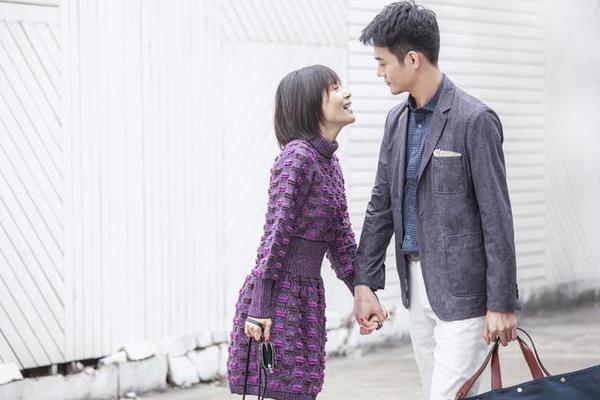 王子文:和王凯“太亲密”把裙子撕裂开衩