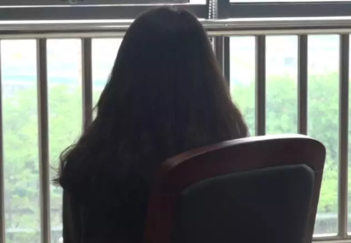 杭州女大学生因太漂亮替考