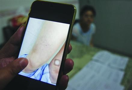 化丑妆、烟灰烫、甩耳光、泼冷水、罚跪地、拍视频，15岁女生遭5名同学欺凌