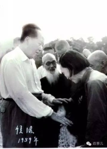 媒体:毛泽东堂侄女毛小青如何做成“毛家首商”