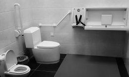 公厕安装了婴儿护理台