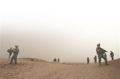 部署在摩苏尔附近的美军。