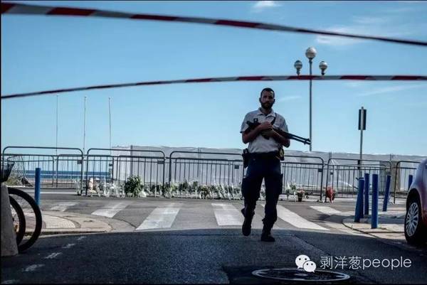 逃离巴黎血夜又遇尼斯恐怖卡车丨两名中国90后经历两次恐袭