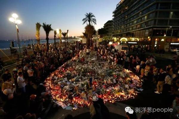 逃离巴黎血夜又遇尼斯恐怖卡车丨两名中国90后经历两次恐袭