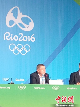 巴赫回答记者提问。<a target='_blank' href='http://www.chinanews.com/' >中新网</a>记者 卢岩 摄。